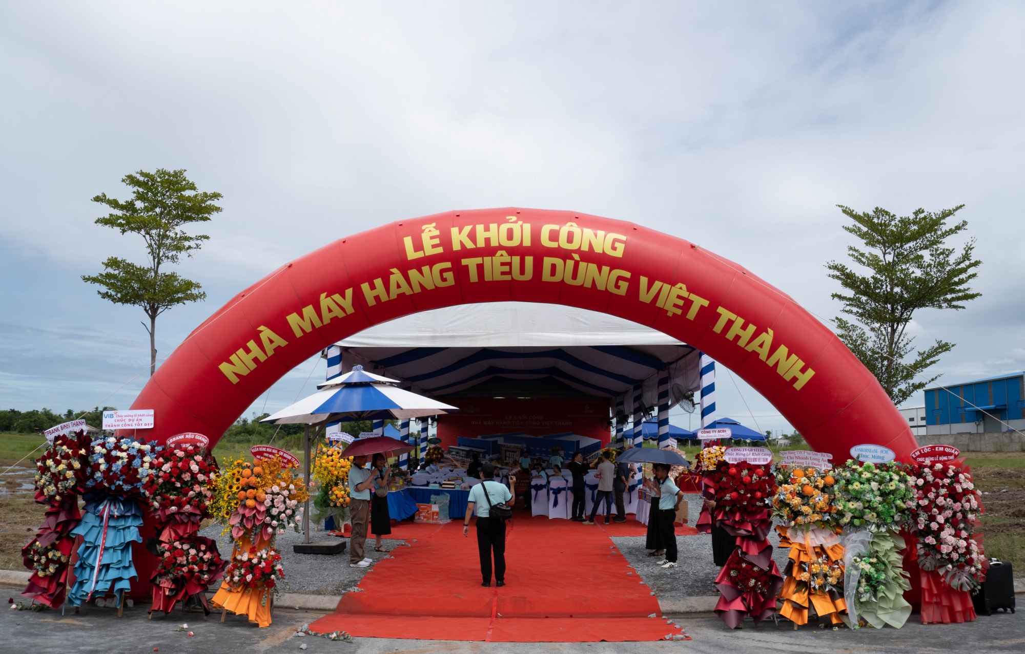 cổng chào sự kiện tại lễ khởi công tại sự kiện